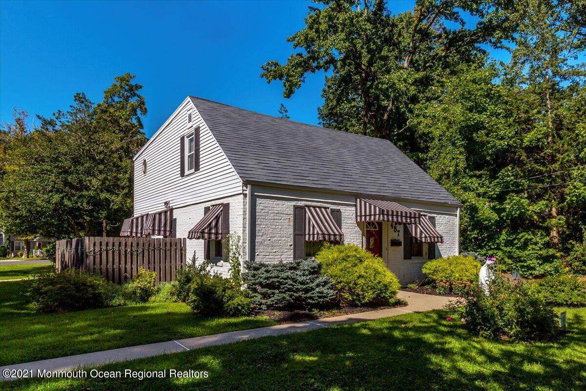 487 Branch Avenue - Photo 1
