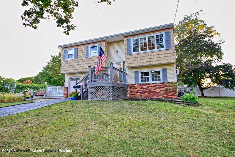 572 Sumner Avenue - Photo 1