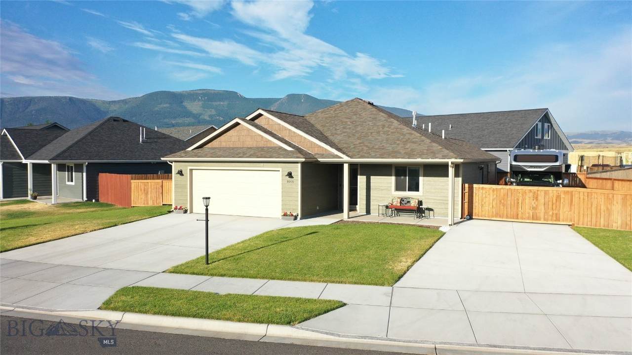 1005 Floyd Way - Photo 1
