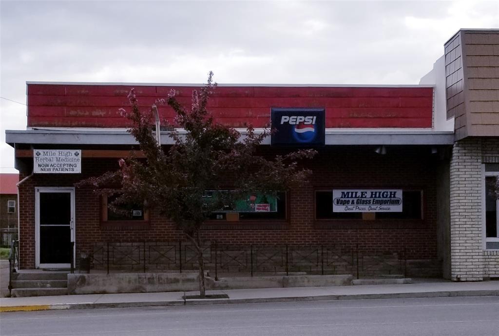 815 Front - Photo 1