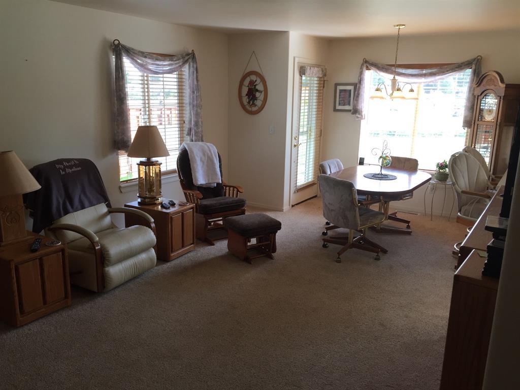 3016 Villard - Photo 1