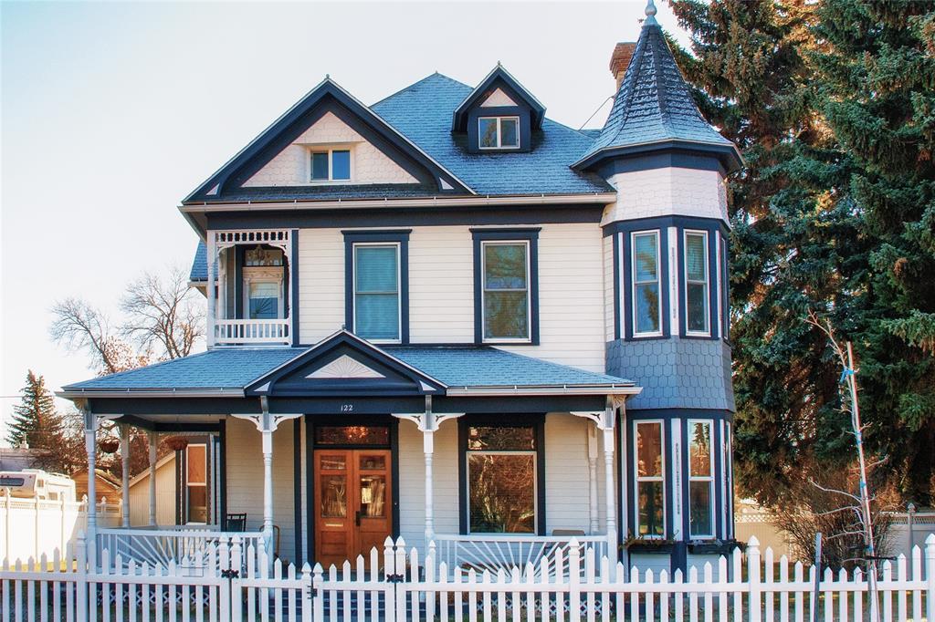 122 Washington - Photo 1