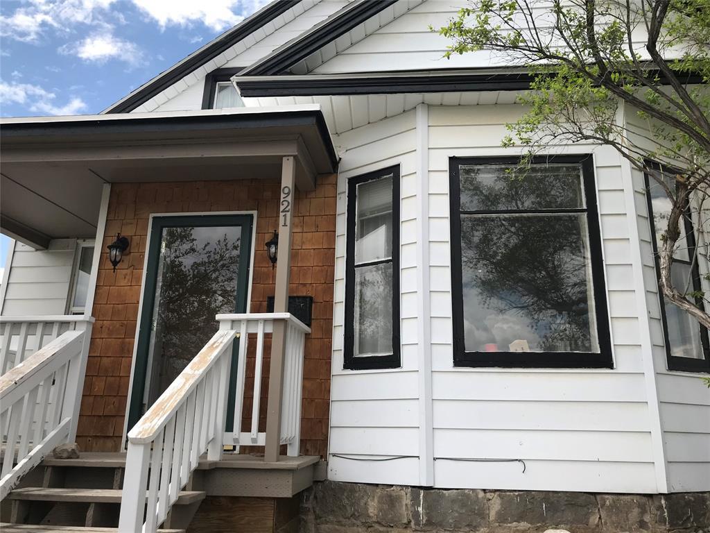 921 Henry Avenue - Photo 1