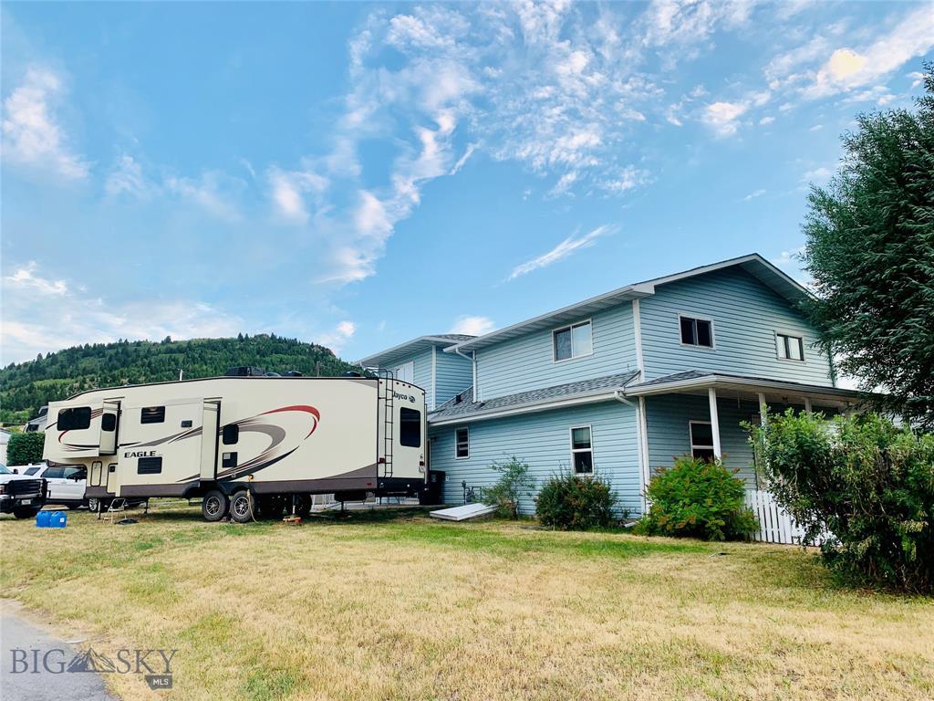 2 Clay Avenue - Photo 1