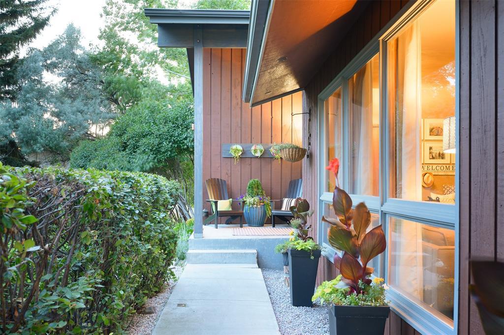 106 Sunset Boulevard - Photo 1