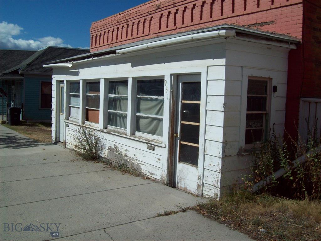 931 Main - Photo 1
