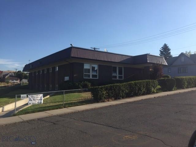 225 Clark - Photo 1
