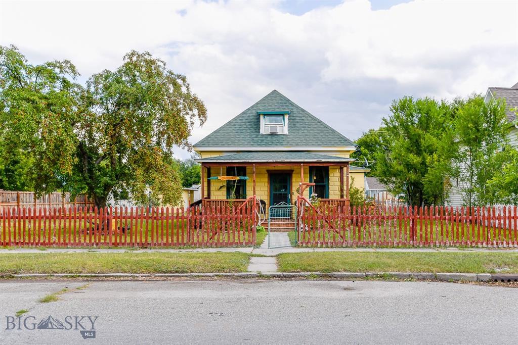 306 Oak - Photo 1