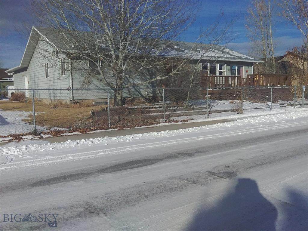 3002 Green Circle - Photo 1