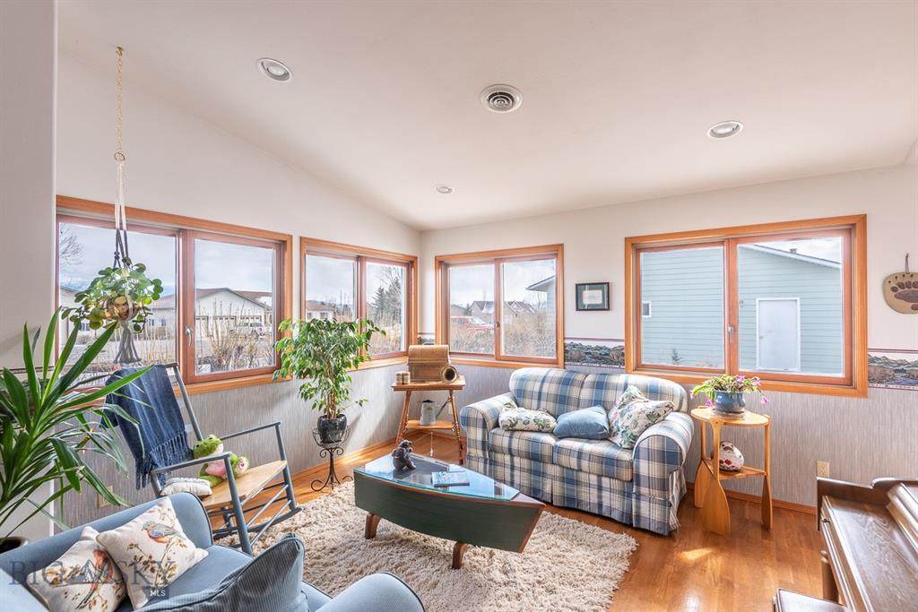20 Rodger Court - Photo 1