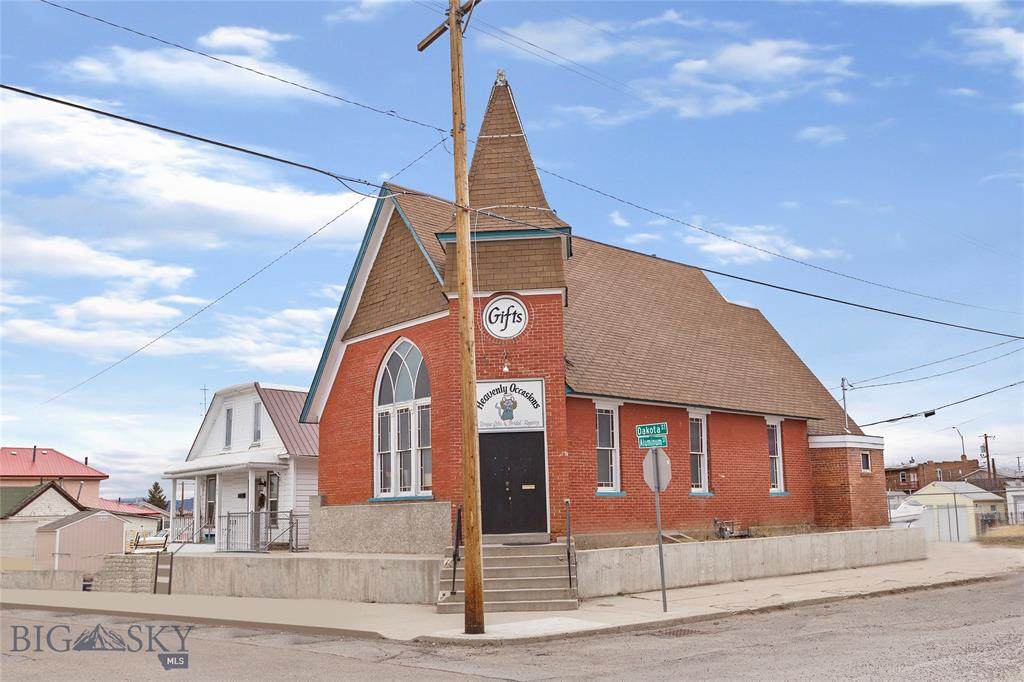 701 Dakota - Photo 1
