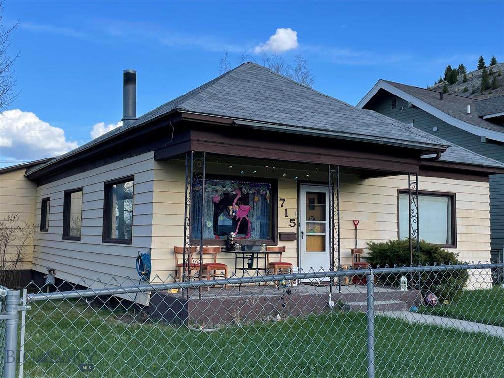 715 Oak Street - Photo 1