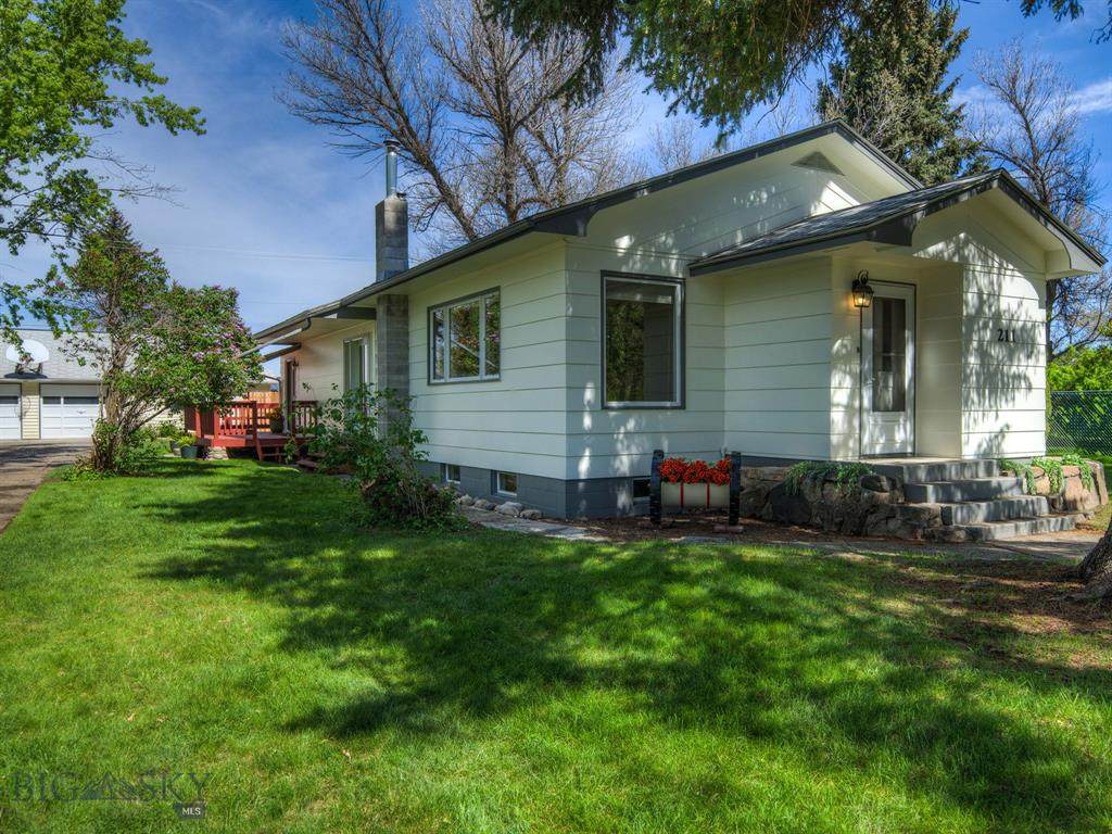 211 N Quaw's Boulevard - Photo 1