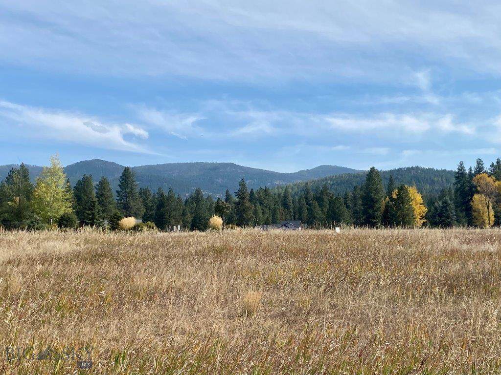 1087 Golf View Drive - Photo 1