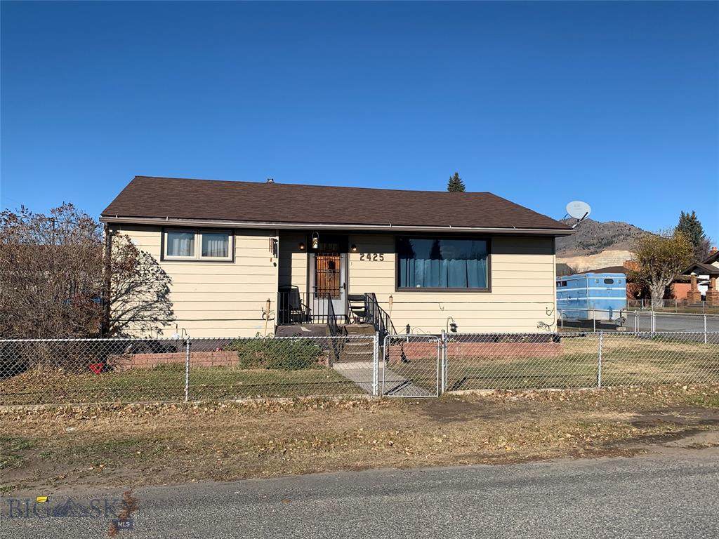 2425 Marcia Street - Photo 1