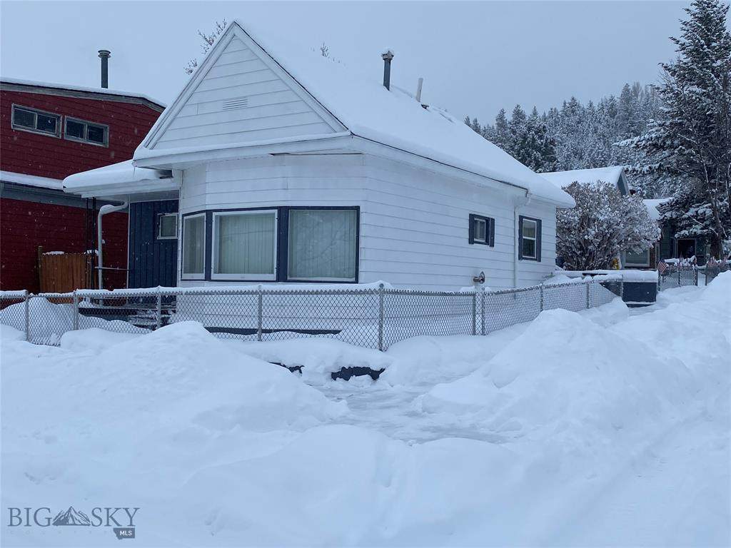 521 6th Street - Photo 1