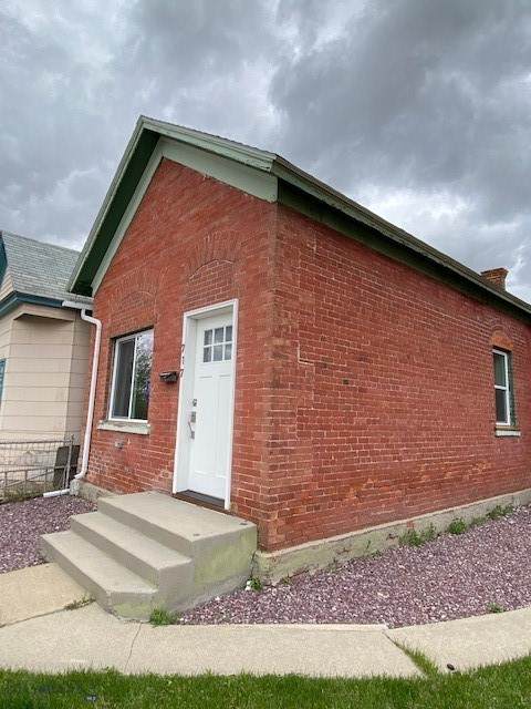 717 Park Avenue - Photo 1