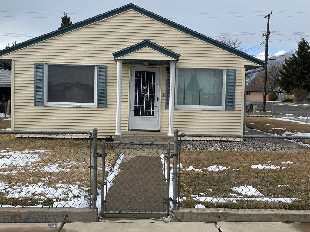 2565 St Ann - Photo 1