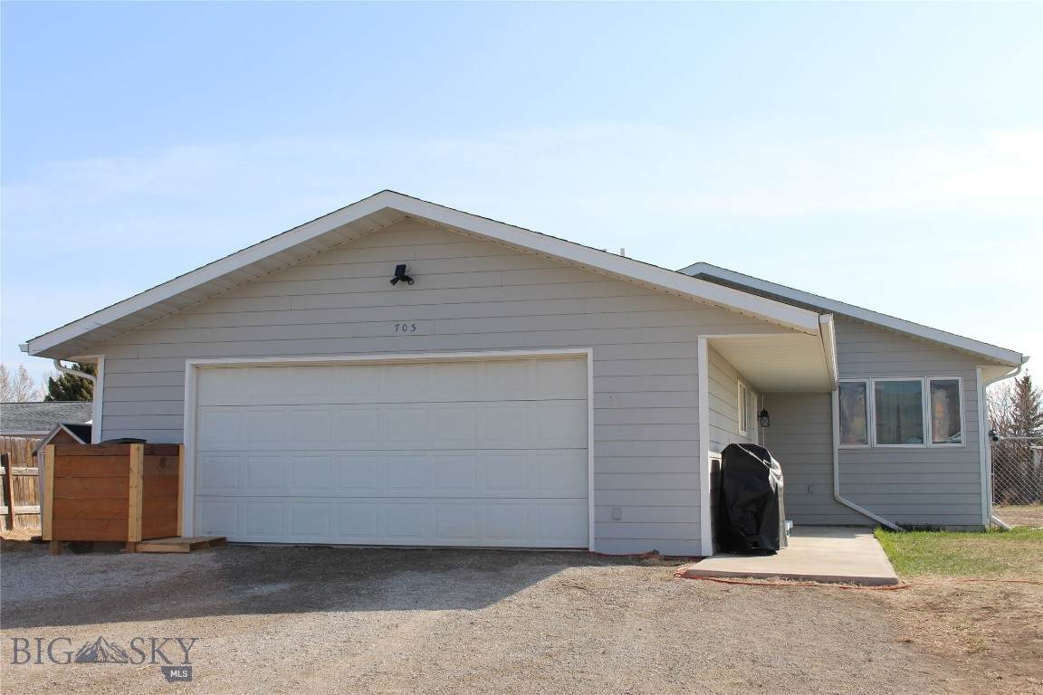 703 Cedar - Photo 1