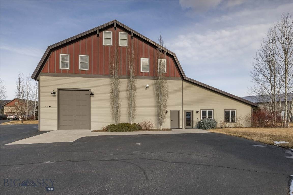 379 Briar Place - Photo 1