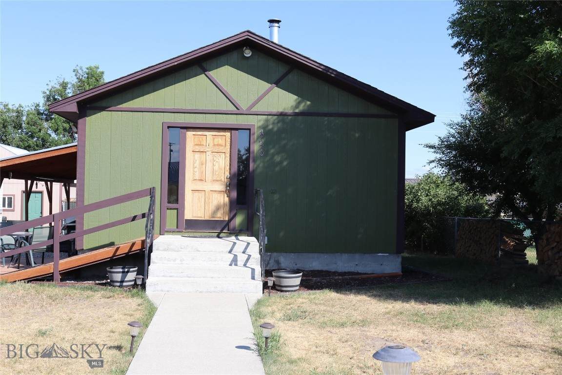 420 8th Avenue - Photo 1