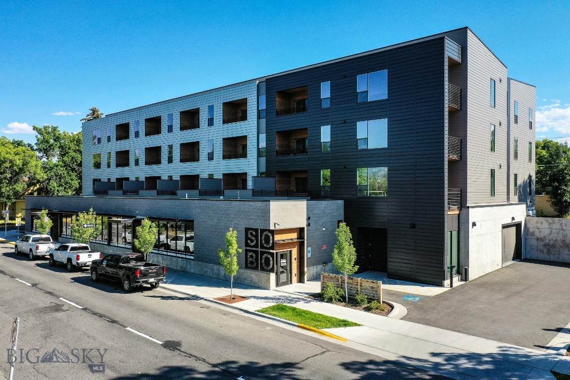 718 Babcock - Photo 1