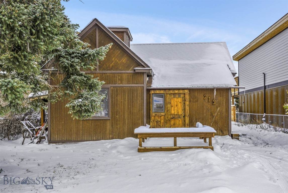713 Cottonwood Street - Photo 1