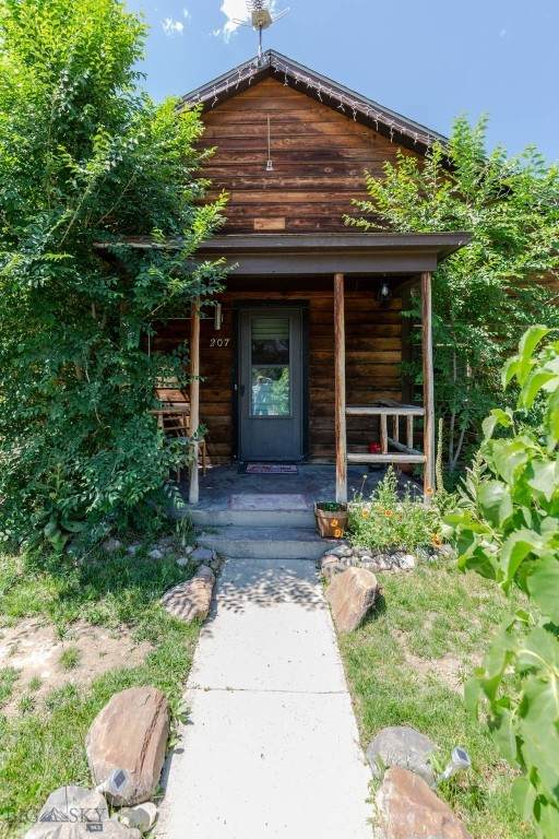 207 Whitehall Street - Photo 1