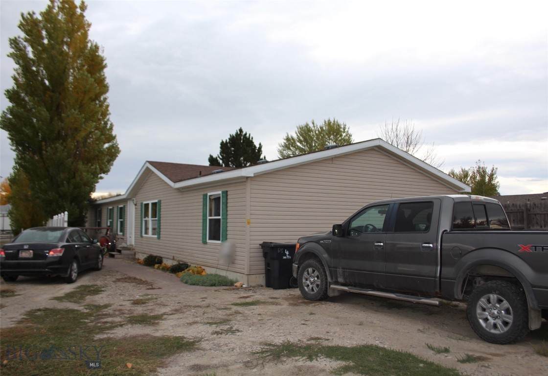 615 4th Avenue - Photo 1