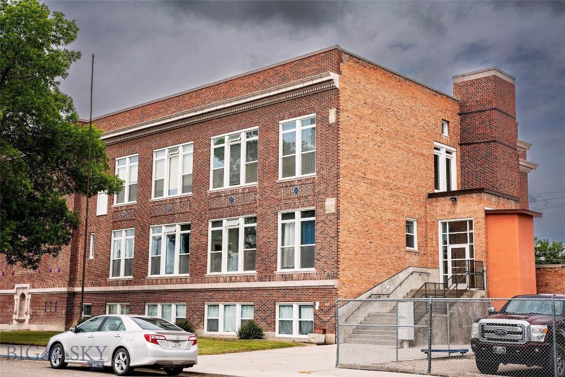 225 Reeder - Photo 1