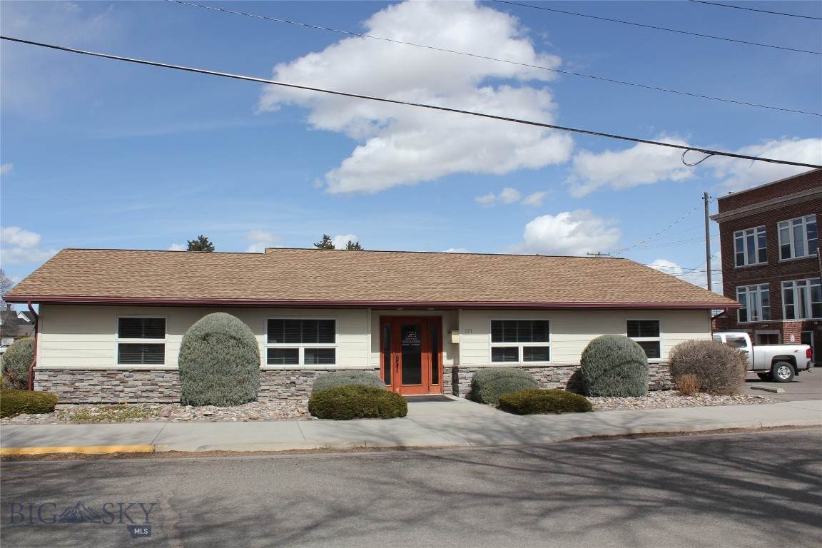221 Reeder - Photo 1