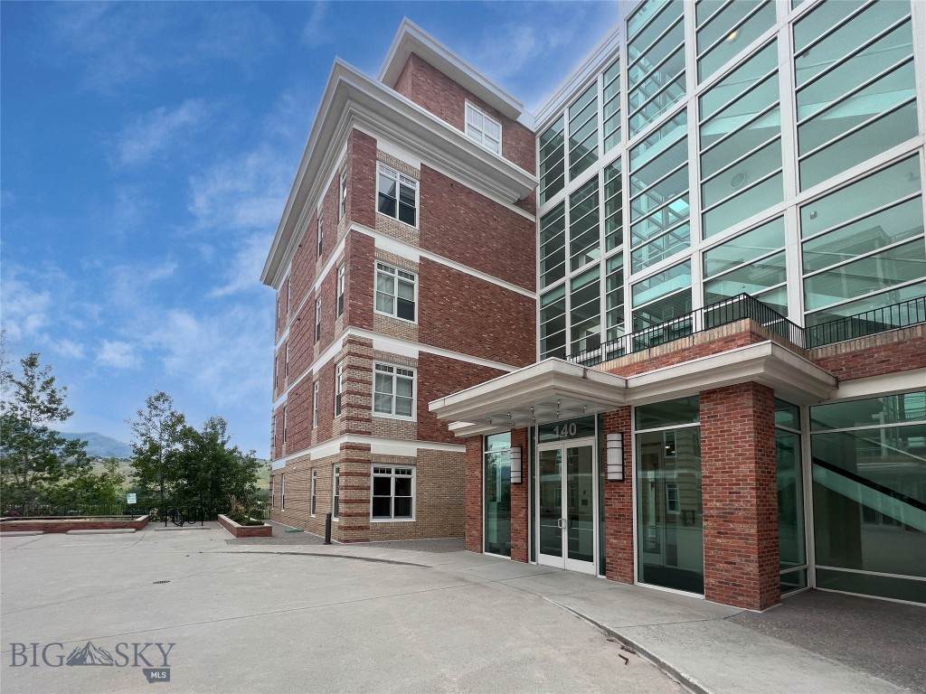 140 Village Crossing Way - Photo 1