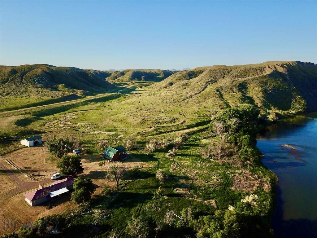 2520 Montana Hwy - Photo 1
