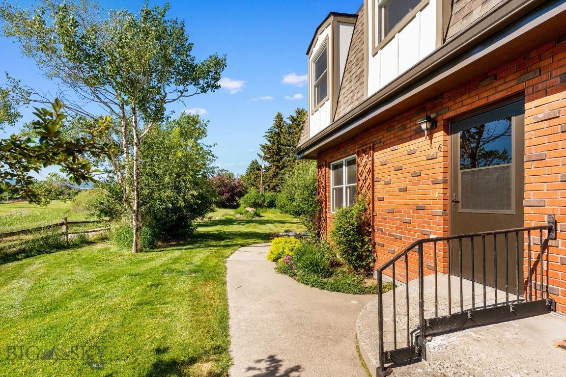 12 Hayes - Photo 1