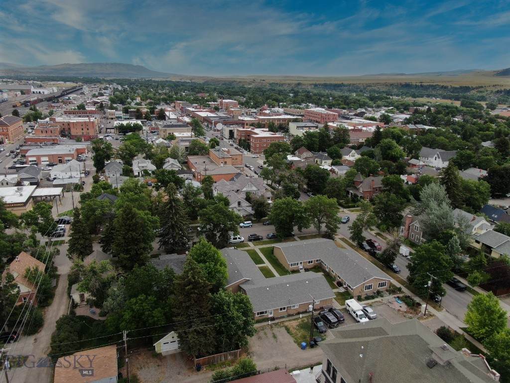 105 Yellowstone - Photo 1