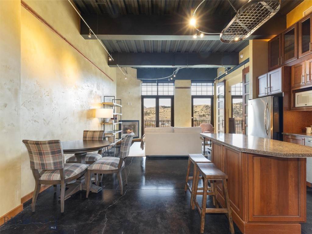140 Village Crossing Way - Photo 1