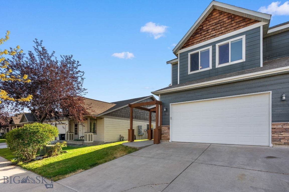 738 Forestglen Drive - Photo 1