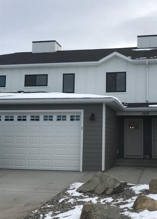 1084 Forestglen Drive - Photo 1