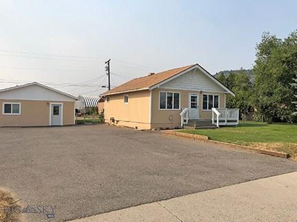 914 Holmes - Photo 1