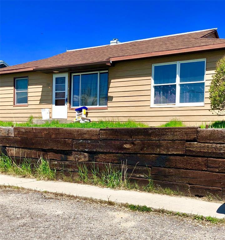 725 13th - Photo 1