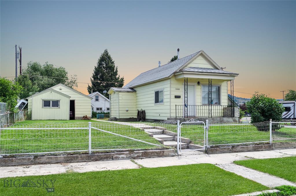 1600 B Street - Photo 1