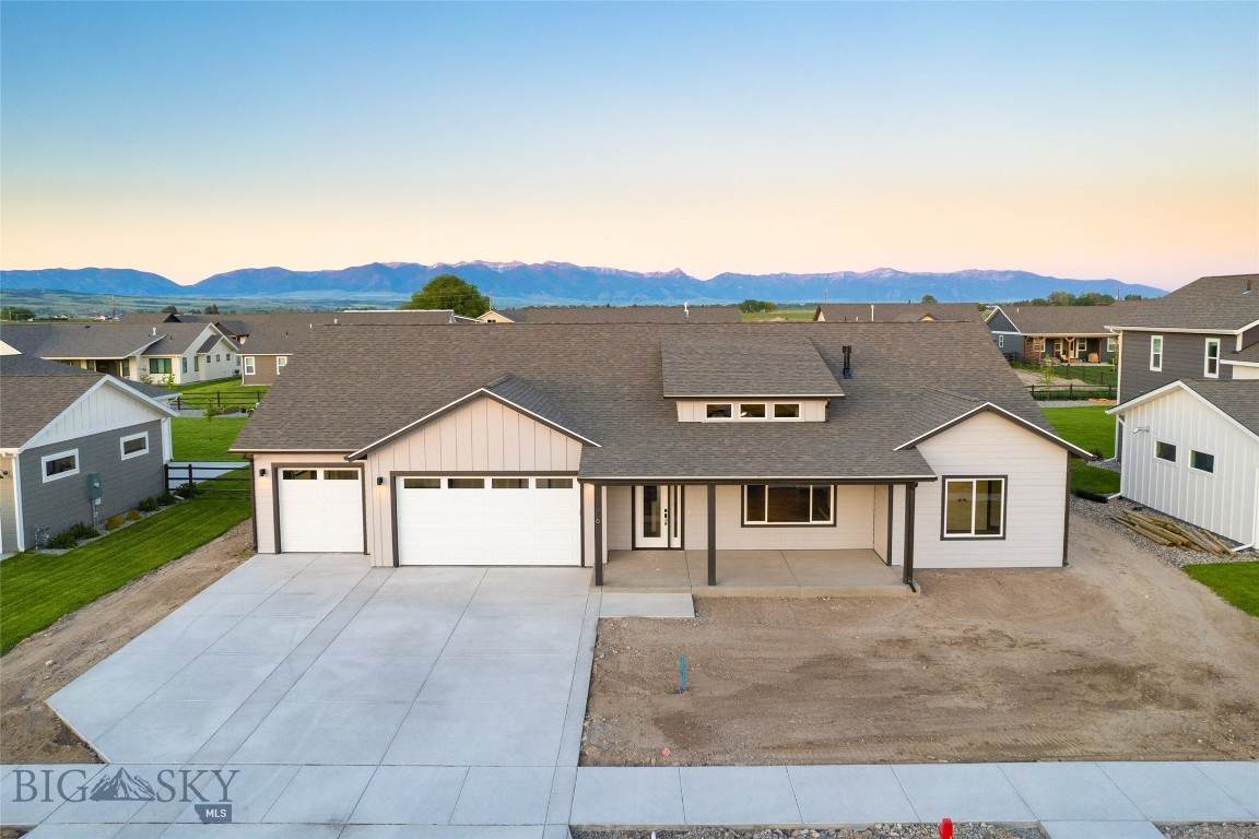 176 Travelers Way - Photo 1