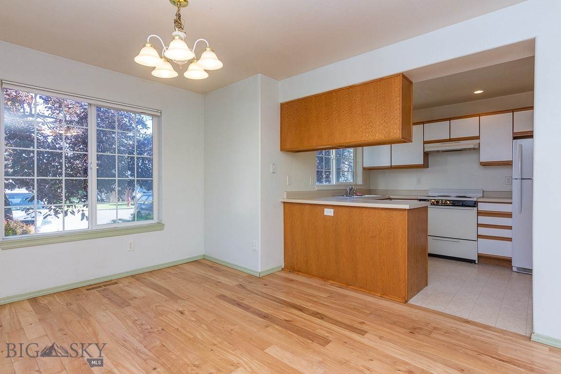 3018 Villard - Photo 1