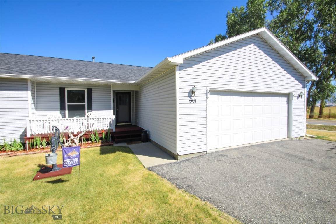 601 Golden West Drive - Photo 1