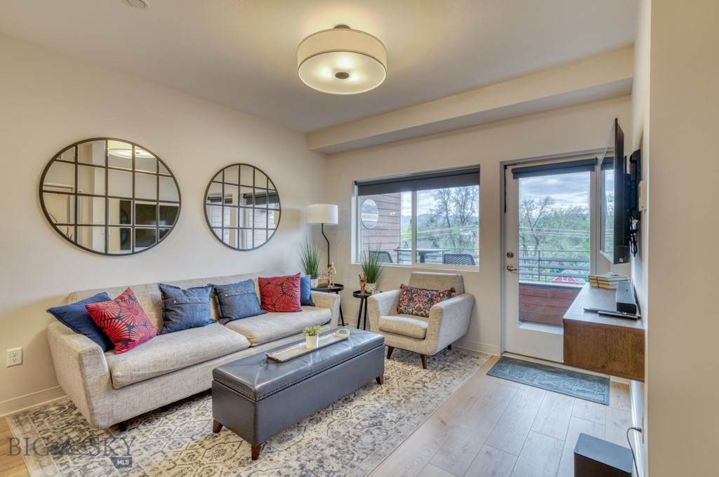 718 Babcock Street - Photo 1