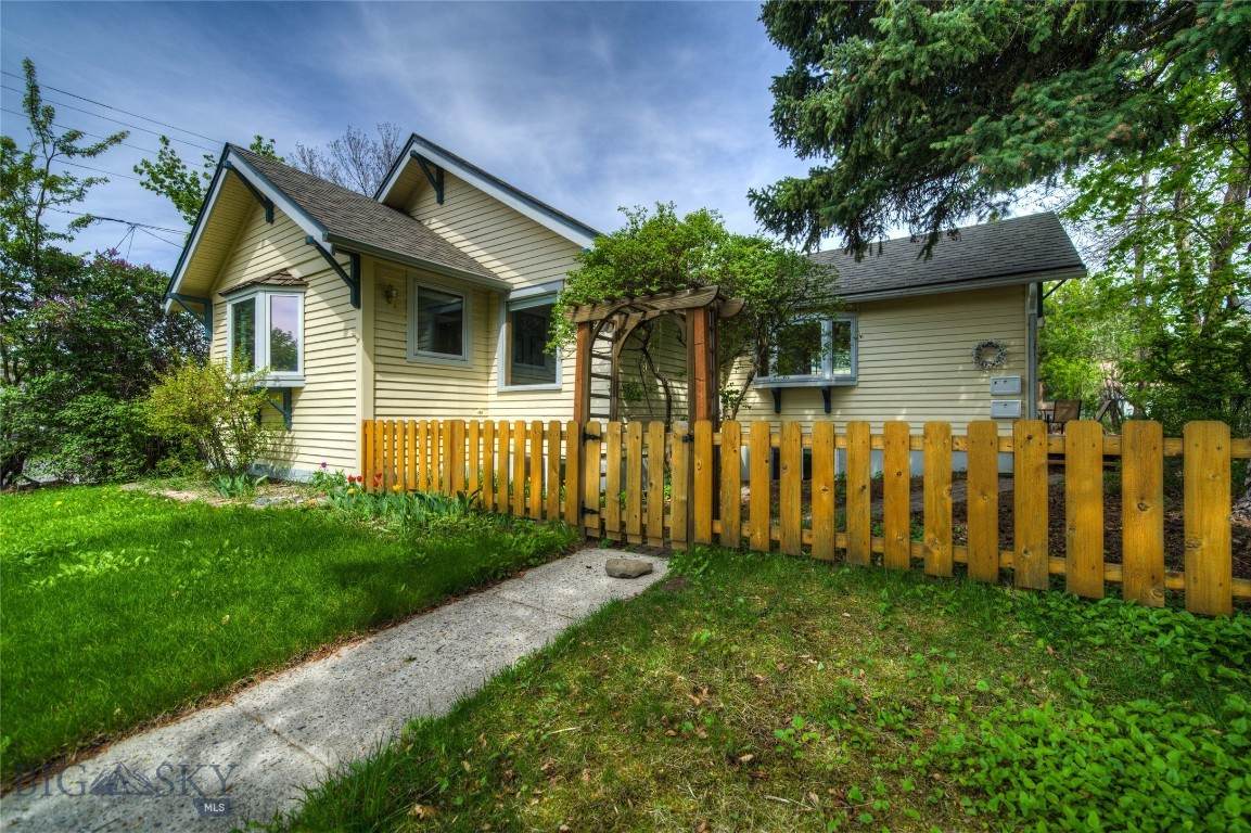 116 8th Avenue - Photo 1