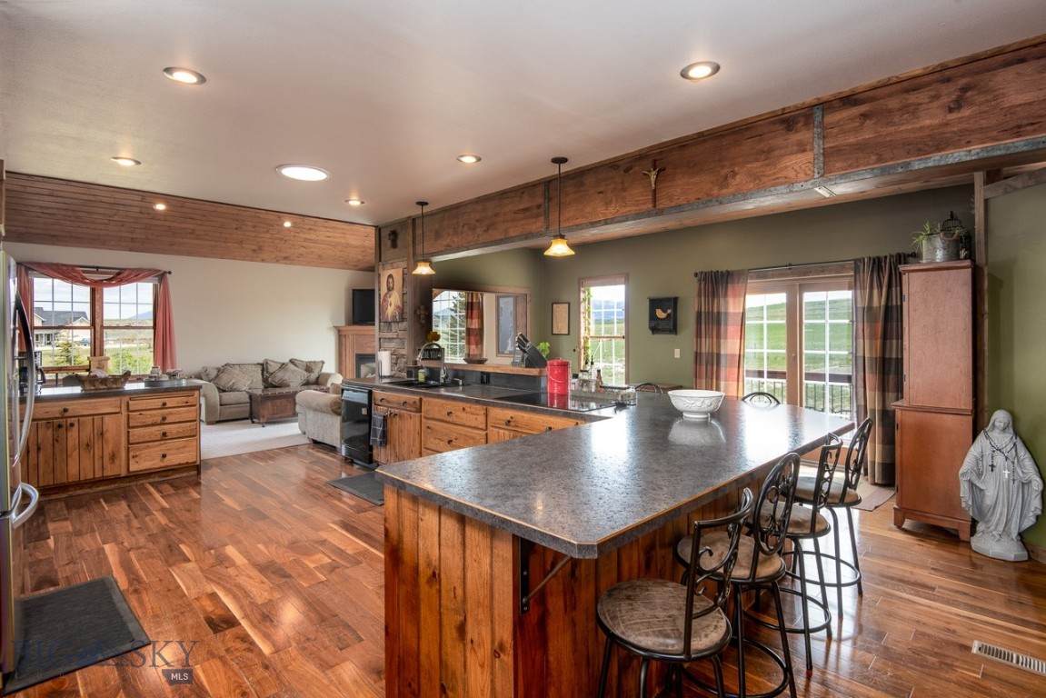 49 Flynn - Photo 1