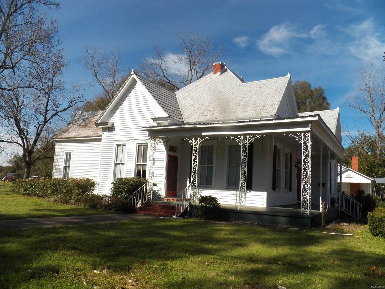 307 Adkinson Avenue - Photo 1