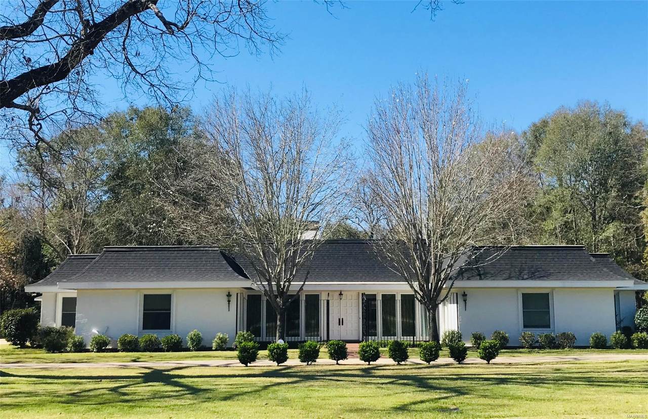 226 Lakewood Drive - Photo 1