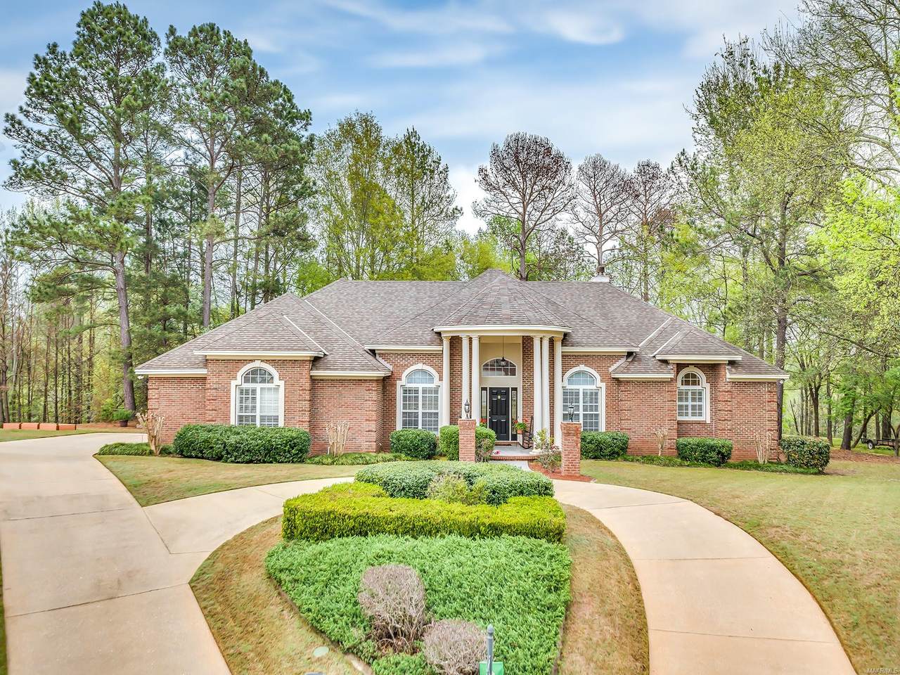 225 Walnut Point Drive - Photo 1